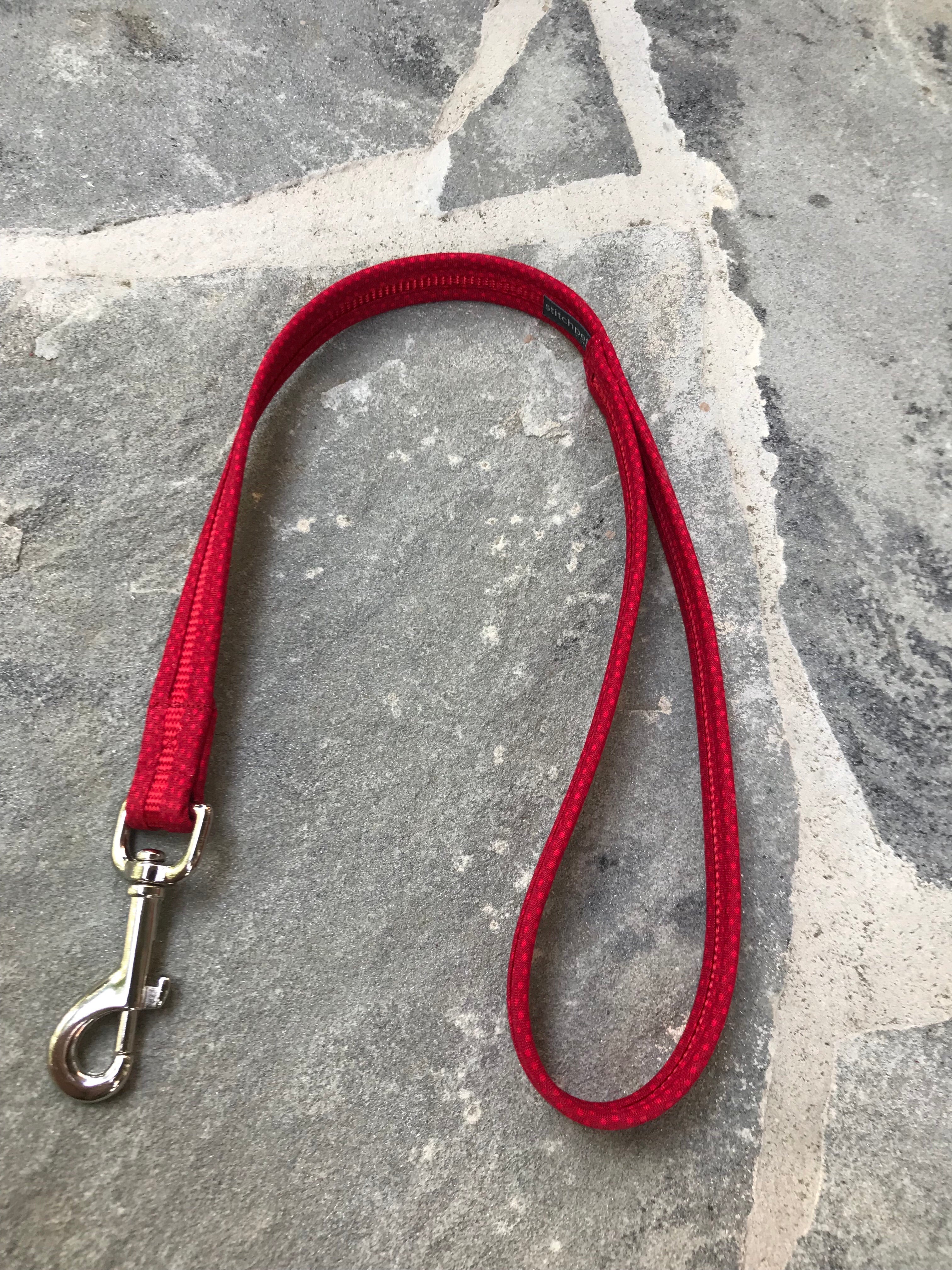 3/4" Short Lead for Dogs | Red on Red